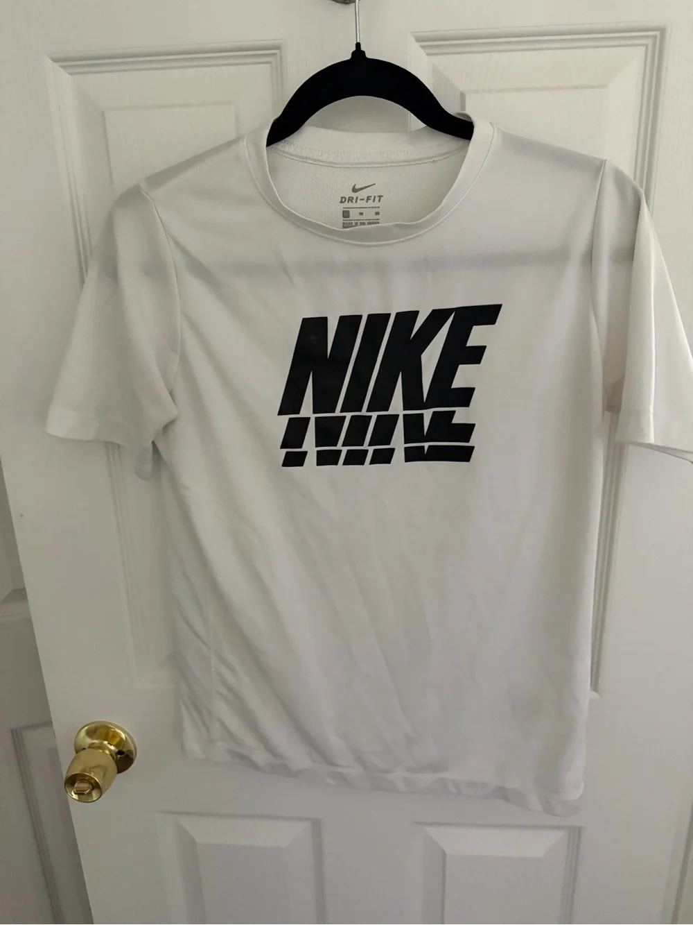Boy's Nike White Black Dri Fit Tee Shirt Size Extra Large